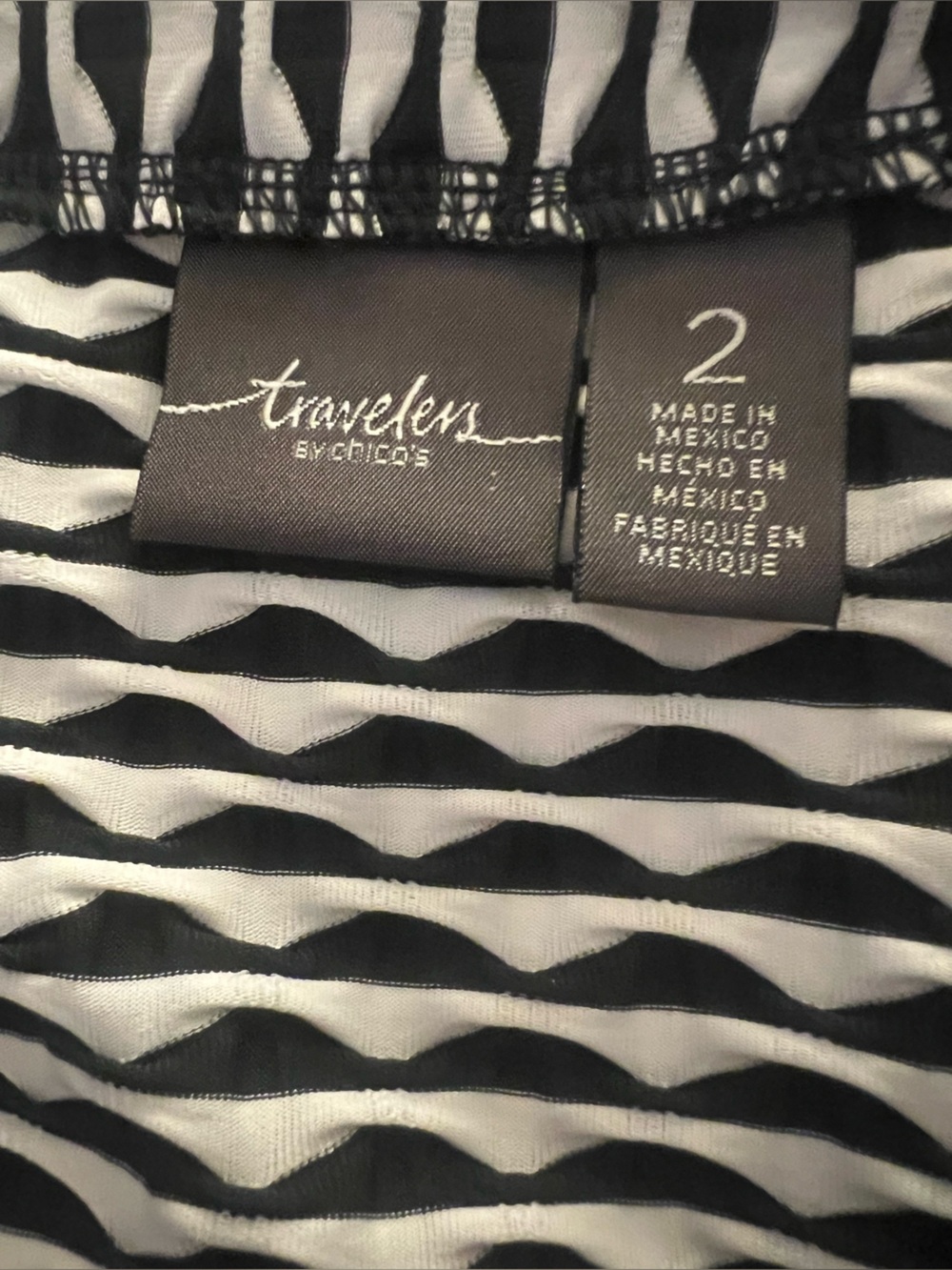 Travelers by Chico’s Black White Geometric 3D Pattern Zip Jacket Size 2/L/12 - Picture 9 of 12